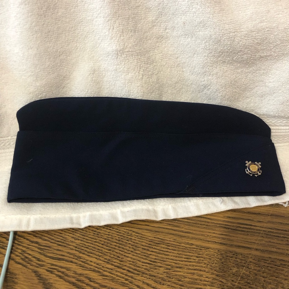 USCG men’s navy blue garrison hat with auxiliary pins